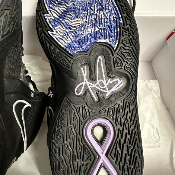 Kyrie Infinity Mens Size 6 with box main image 9